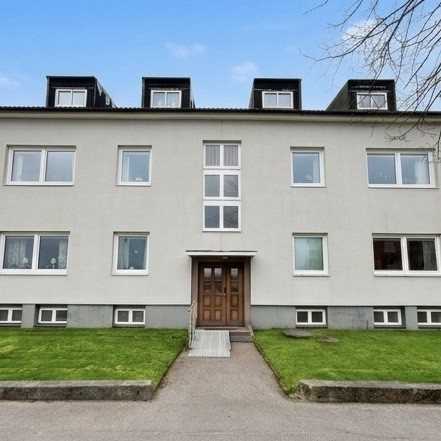Fasaden vid Fogdegatan 22 i Ljungby